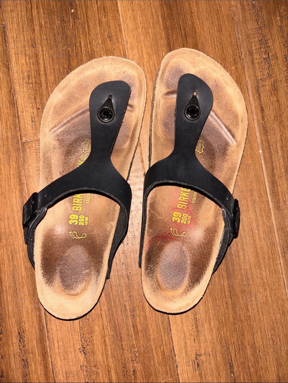 Birkenstock Black Leather T-Strap Sandals size 39